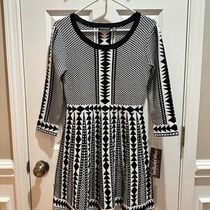 NEW Nina Leonard Geometric Print Sweater Dress sz. S